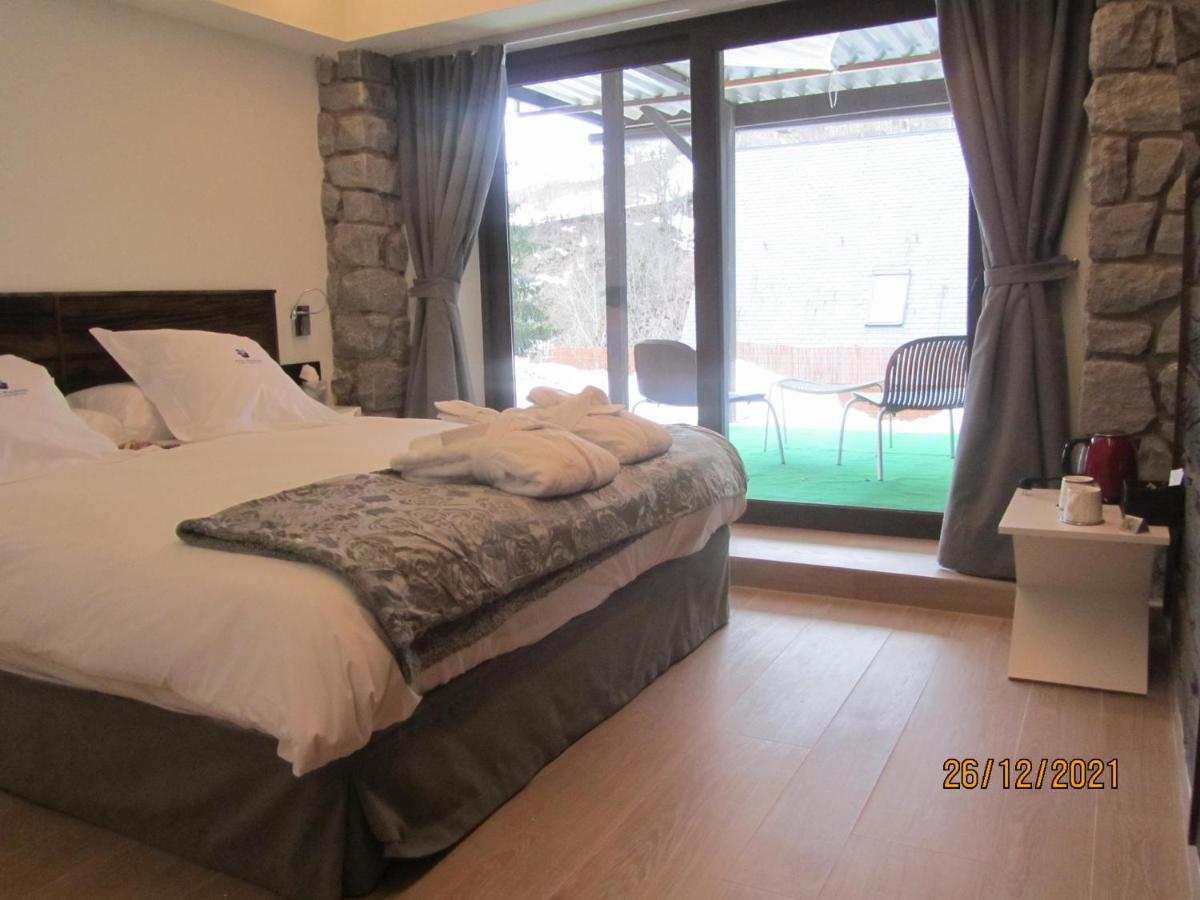 Mauberme Mountain Boutique Hotel Salardú Exteriér fotografie