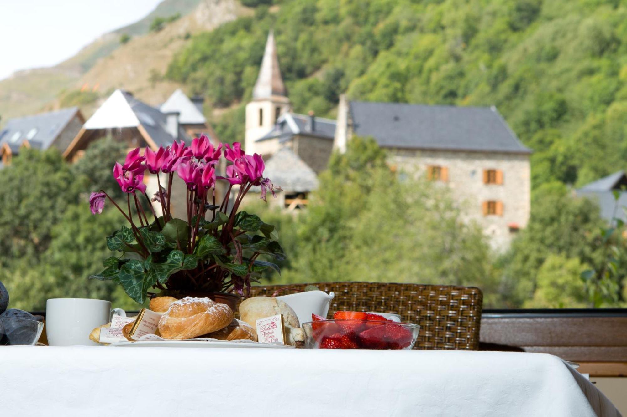 Mauberme Mountain Boutique Hotel Salardú Exteriér fotografie